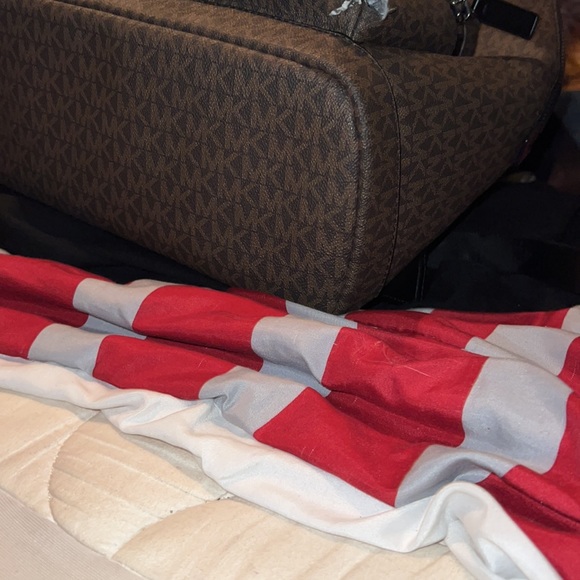 Michael kors back pack - Picture 2 of 9